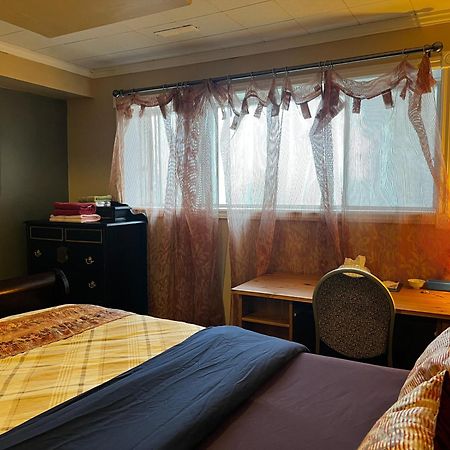 Beautiful Room Close Airport! YYC 외부 사진