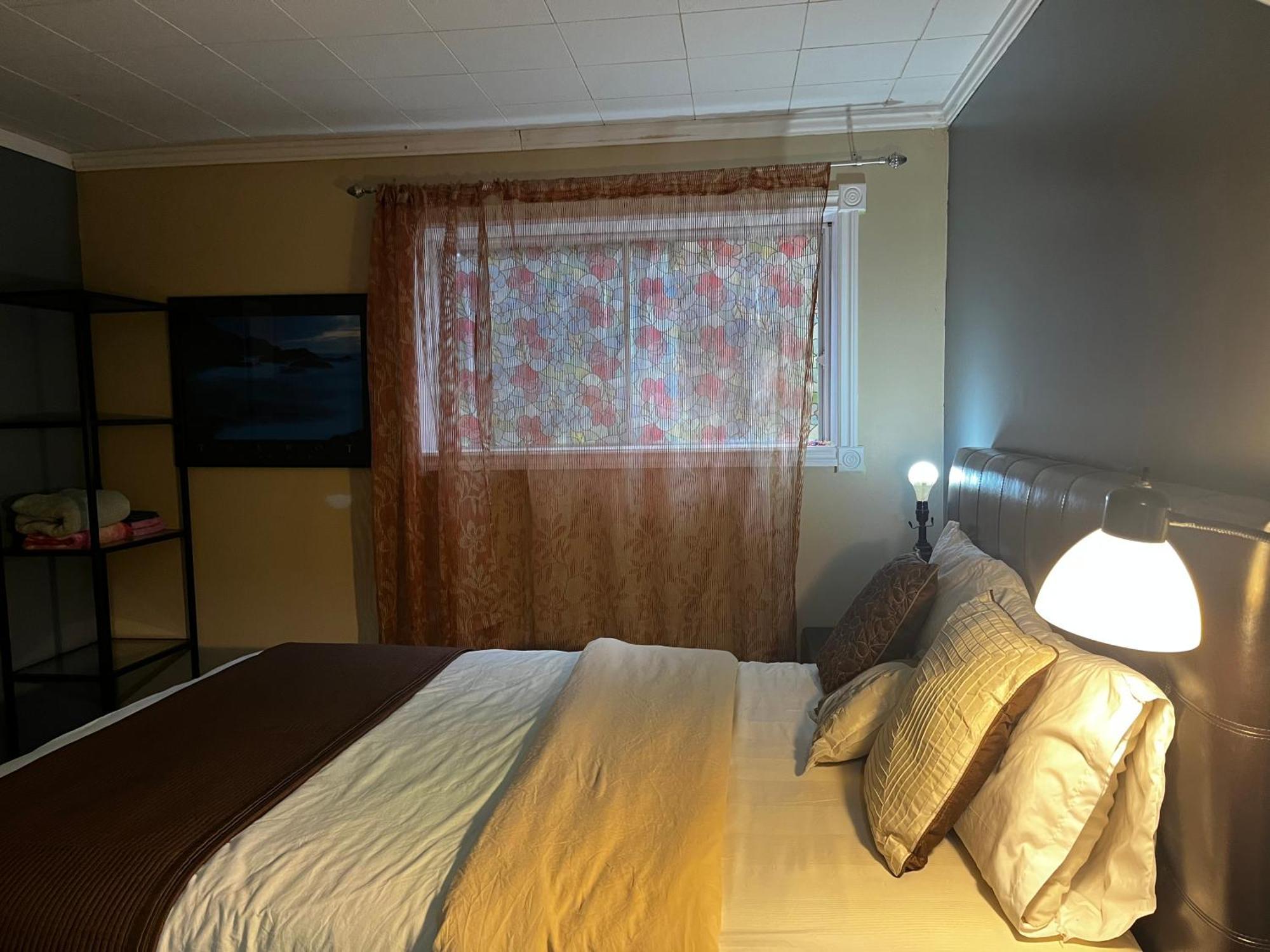 Beautiful Room Close Airport! YYC 외부 사진