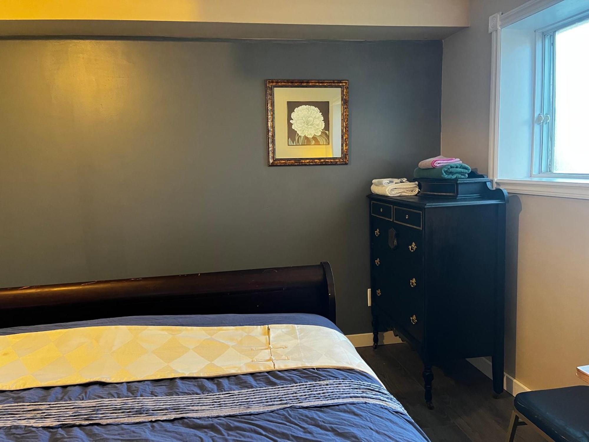 Beautiful Room Close Airport! YYC 외부 사진