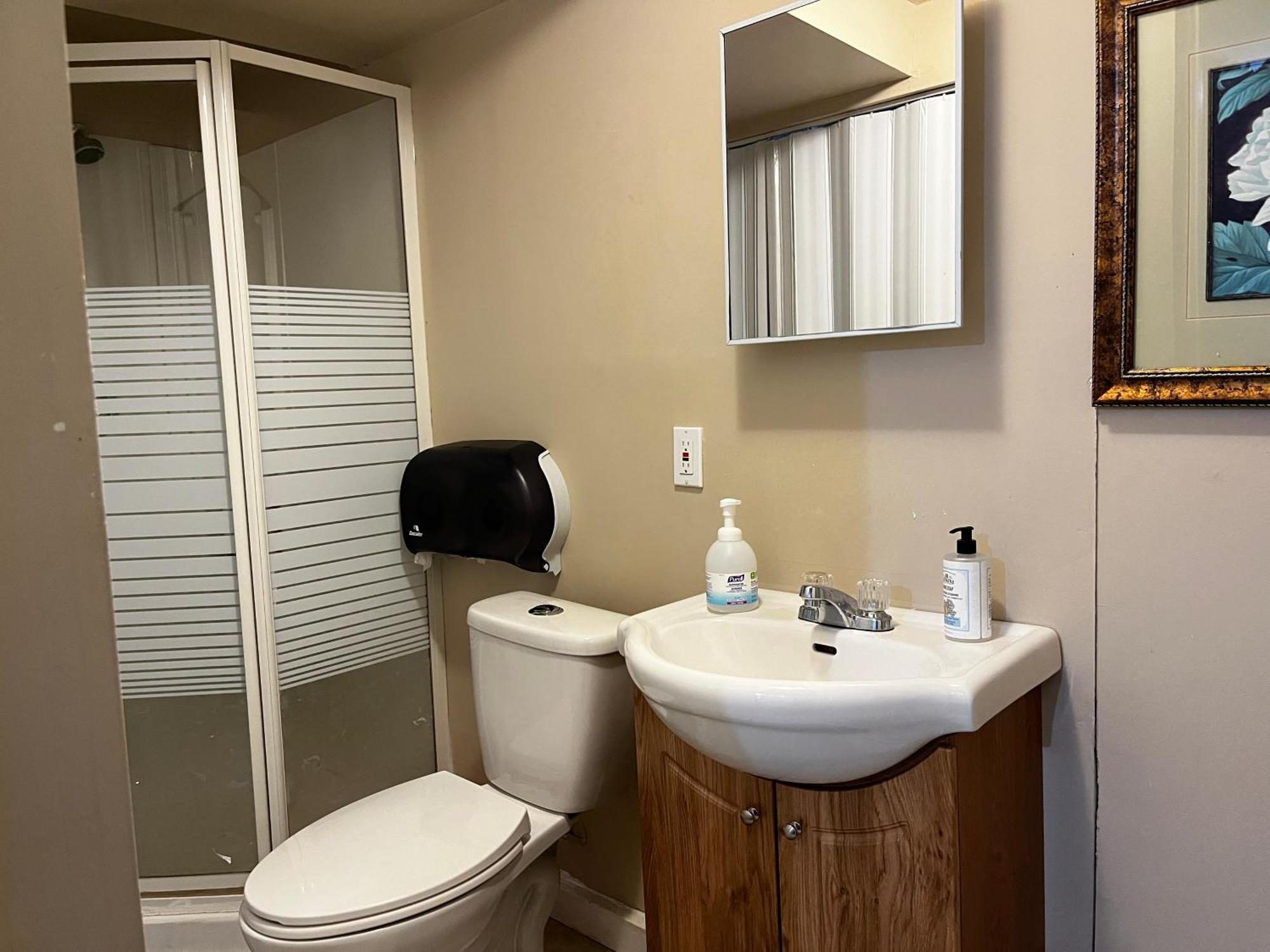 Beautiful Room Close Airport! YYC 외부 사진