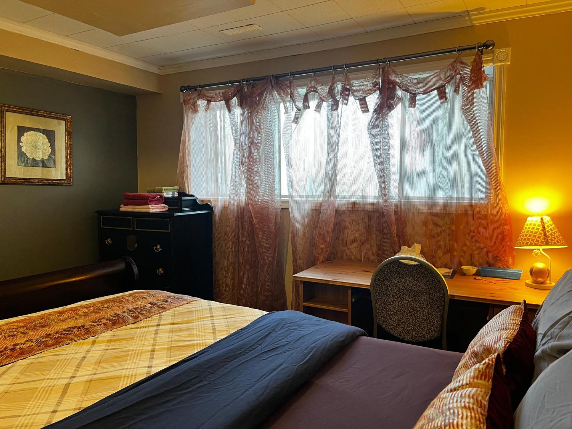 Beautiful Room Close Airport! YYC 외부 사진